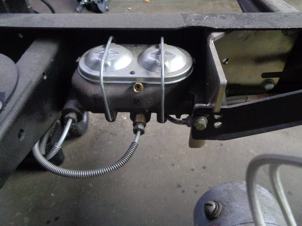 CCab Trucks Dual M/C Bracket Kit with a New Raybestos Master Cylinder